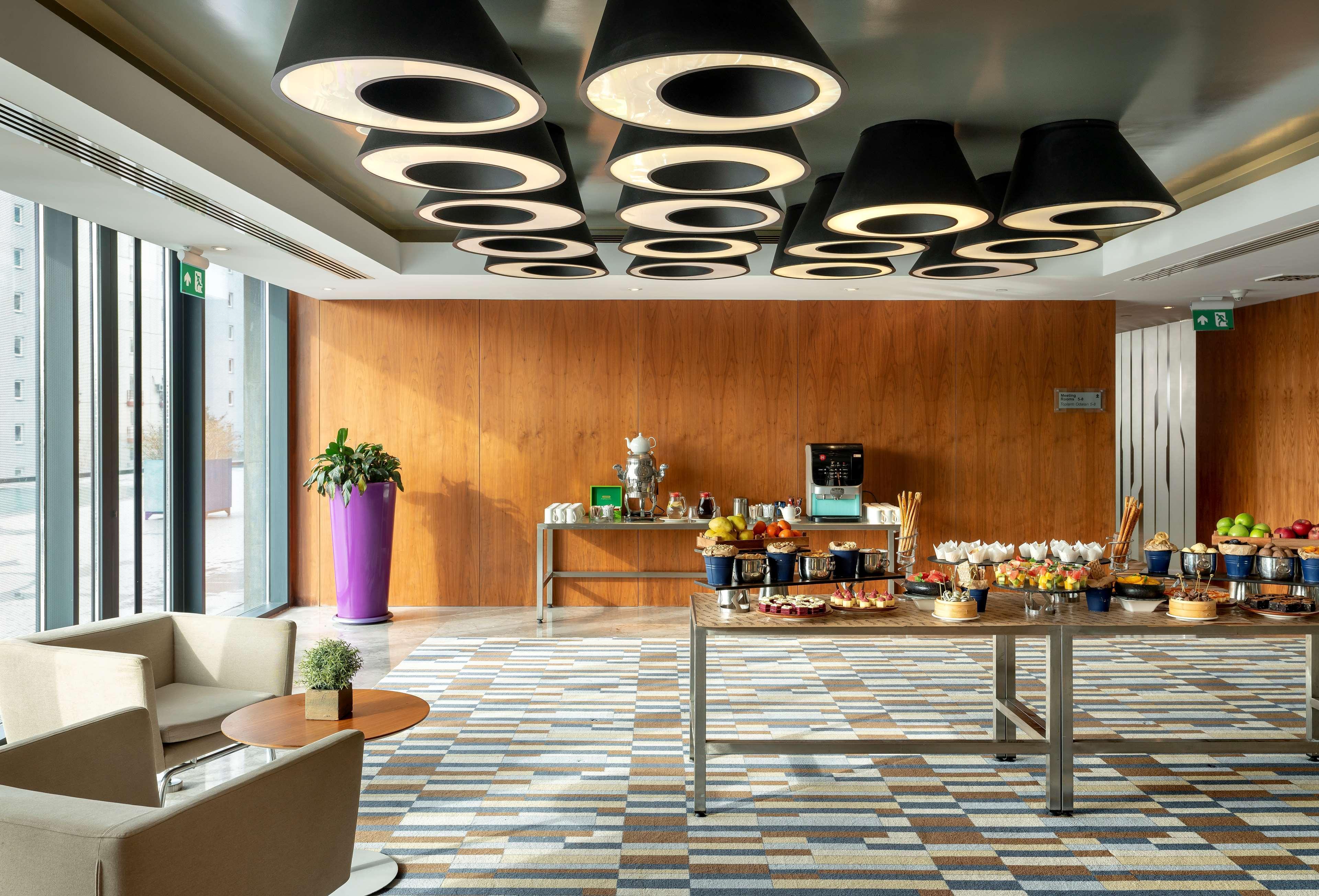 Radisson Blu Hotel Istanbul Asia Istambul Exterior foto The lounge at the airport