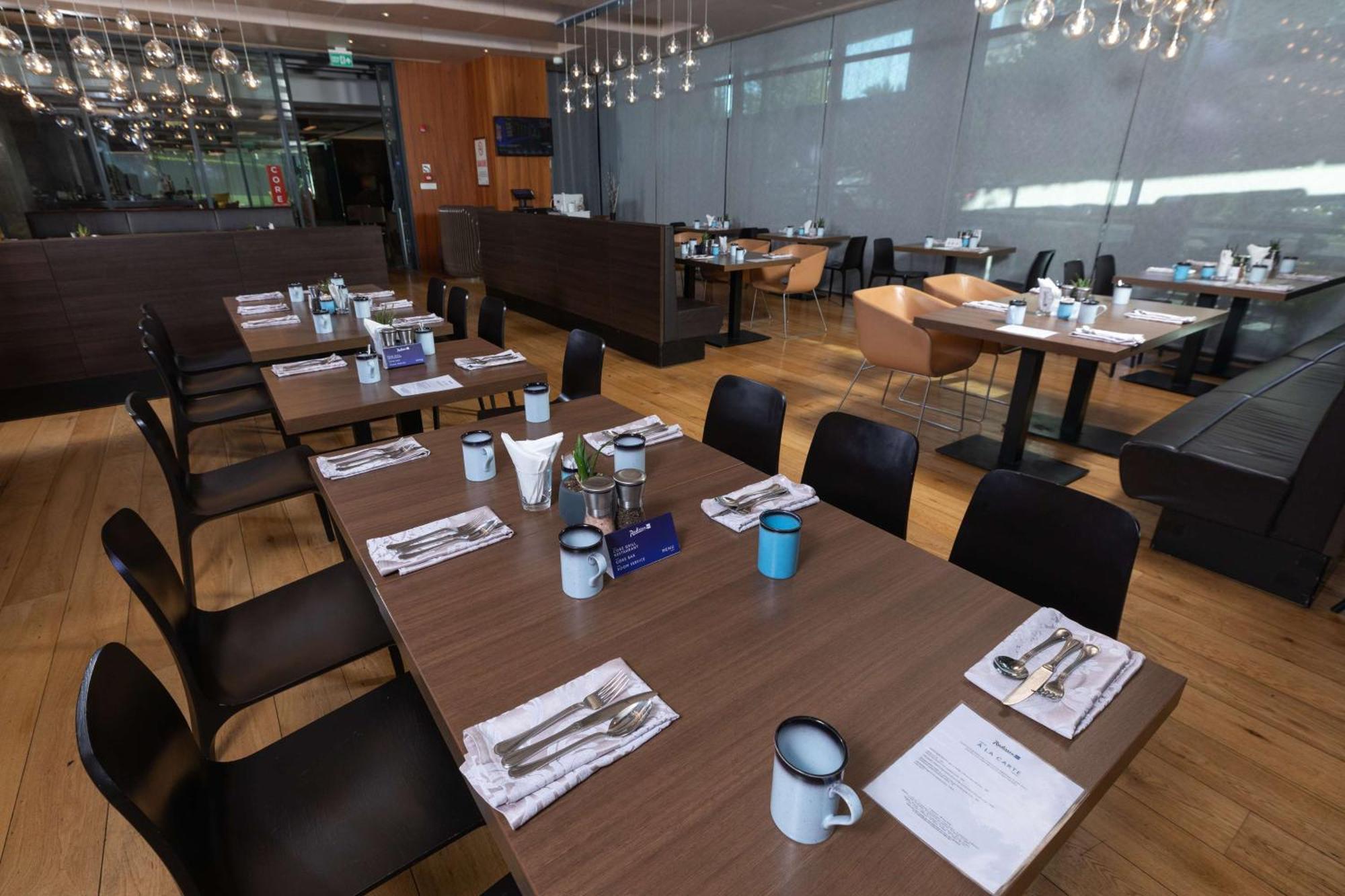 Radisson Blu Hotel Istanbul Asia Istambul Exterior foto The lounge at the airport